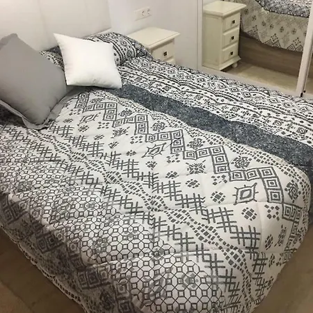 Apartmán 4-2, Edificio Eden Roc I