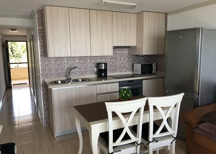 Appartement 4-2, Edificio Eden Roc I
